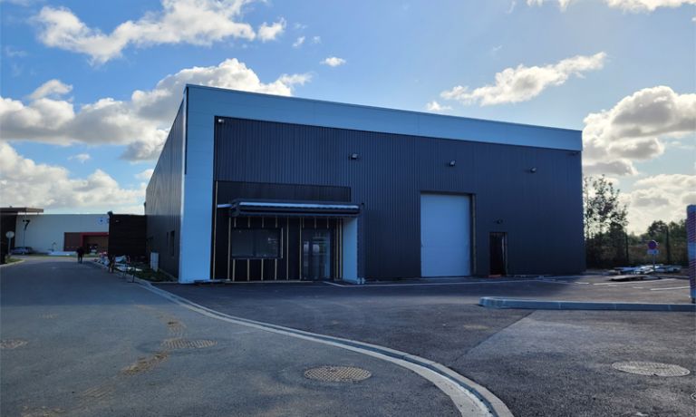 Local d'activité-atelier neuf de 1.320 m2 à louer