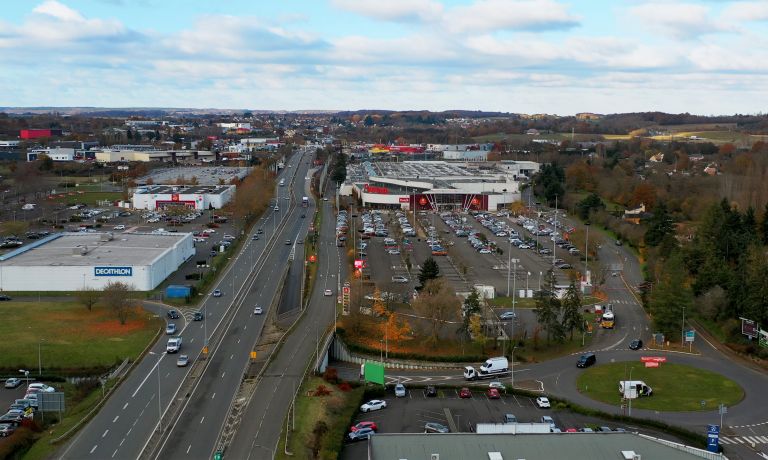 ZONE NORD LE MANS (72) LOCAUX COMMERCIAUX ET PROFESSIONNELS